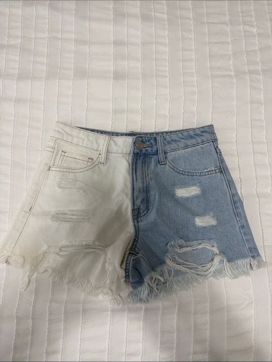 Vervet Pants - Two-Tone Distressed Denim Shorts - White & Light Blue
